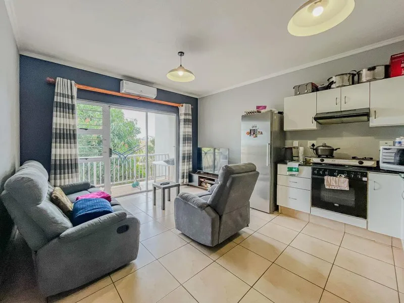 2 Bedroom Apartment / flat for sale in Manor Estates