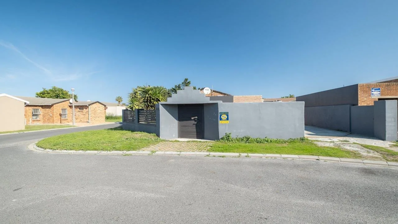 4 Bedroom House for sale in Glenwood