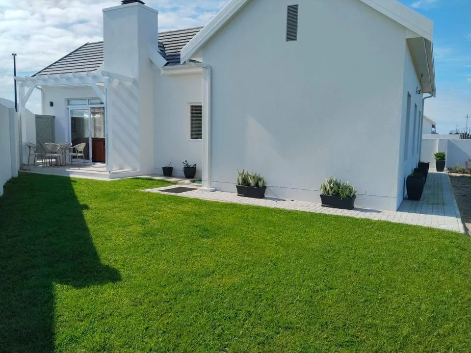 2 Bedroom House for sale in Kleinbaai