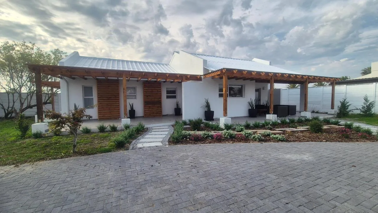 3 Bedroom House for sale in Middedorp