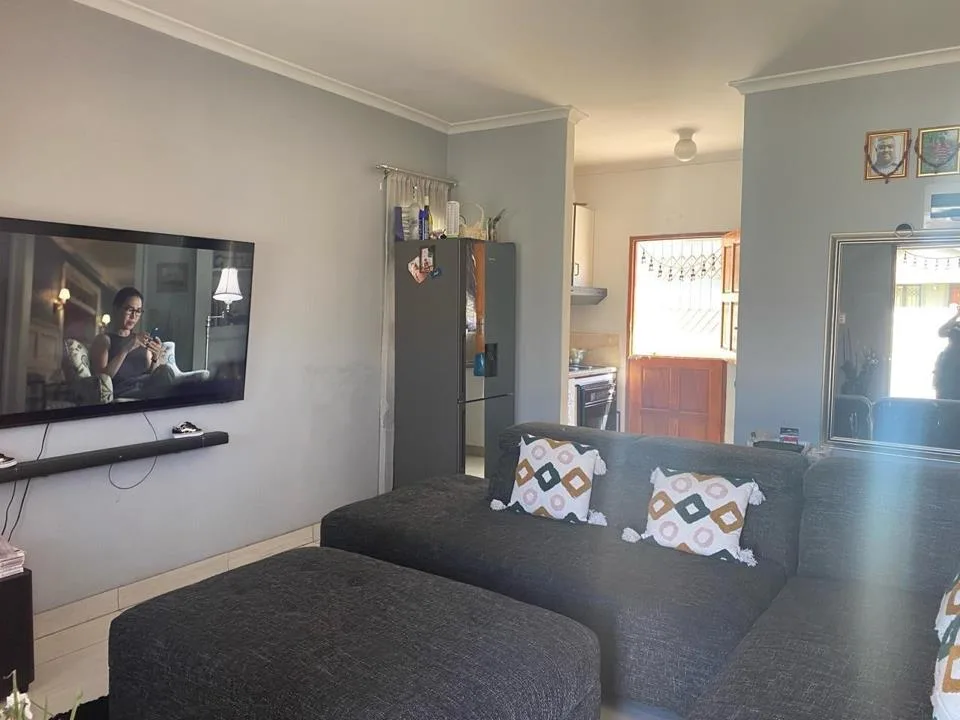 2 Bedroom House to rent in Redfern