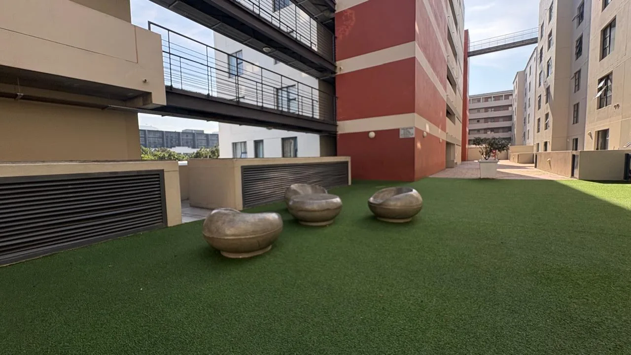 0.5 Bedroom Apartment / flat for sale in Zonnebloem