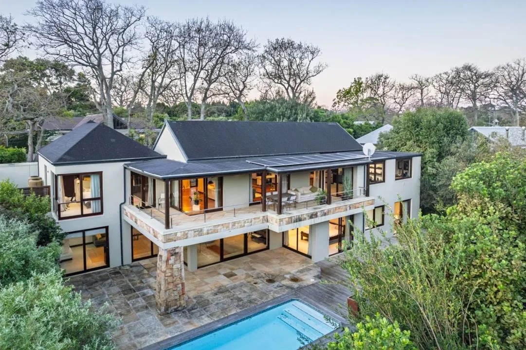 4 Bedroom House for sale in Constantia