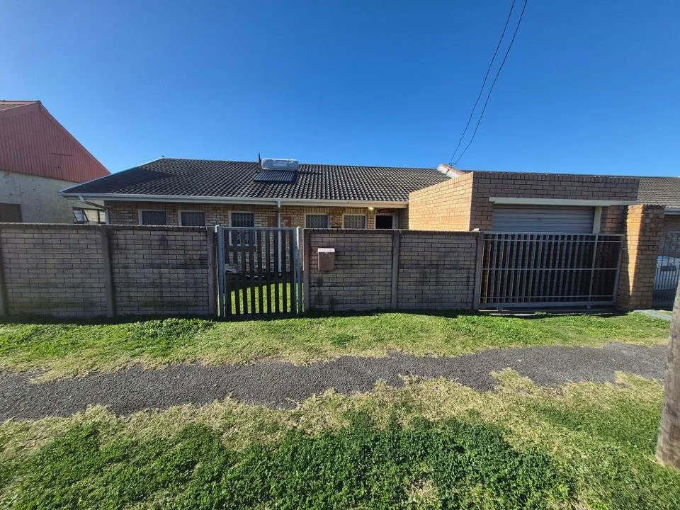 2 Bedroom House for sale in West Bank