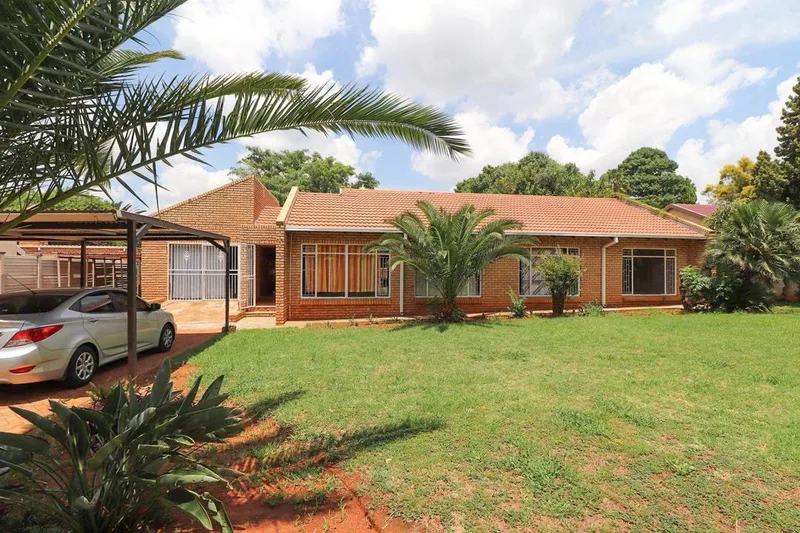 3 Bedroom House for sale in Doringkruin