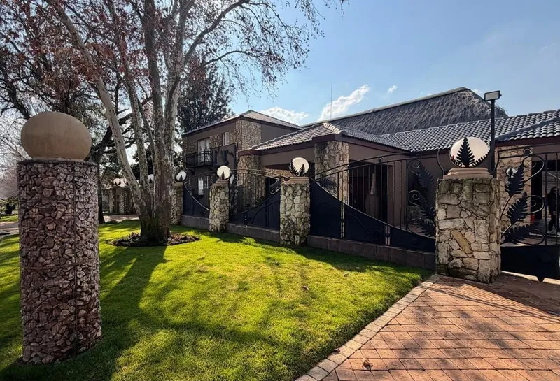 6 Bedroom House for sale in Deneysville
