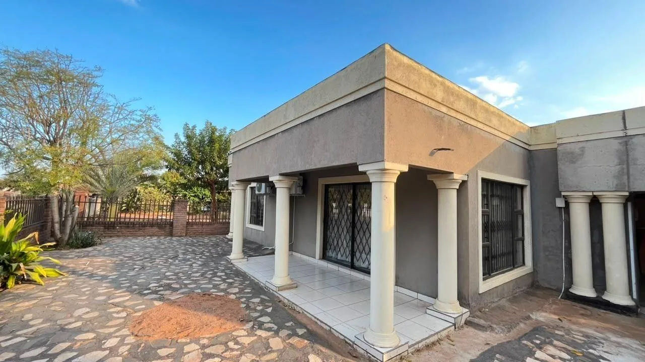 6 Bedroom House for sale in Namakgale