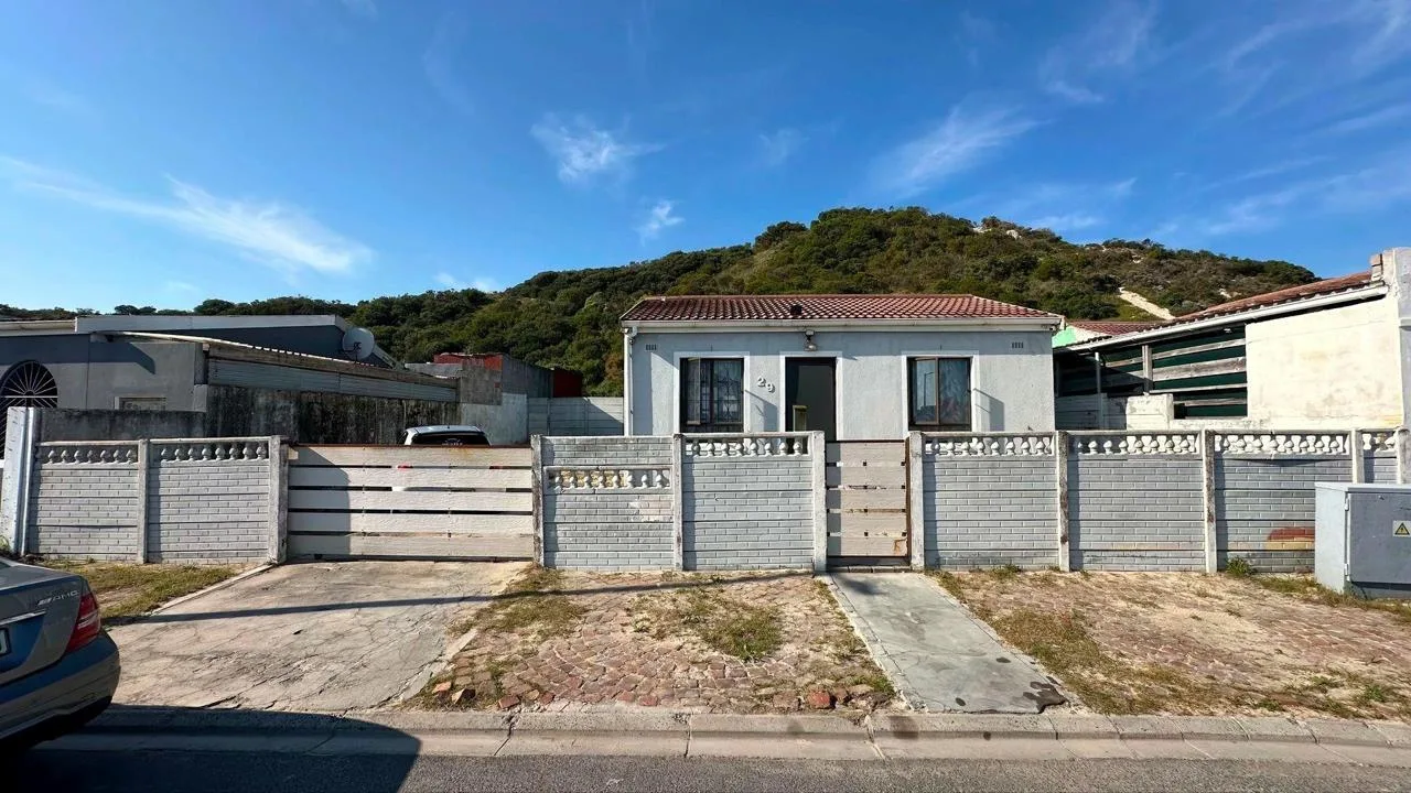 2 Bedroom House for sale in Westgate
