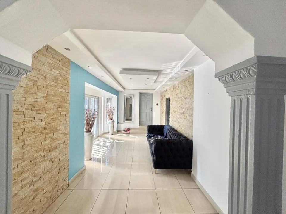 3 Bedroom House for sale in Hayfields