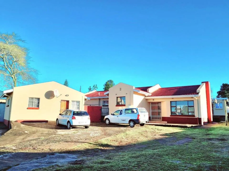 6 Bedroom House for sale in Southernwood