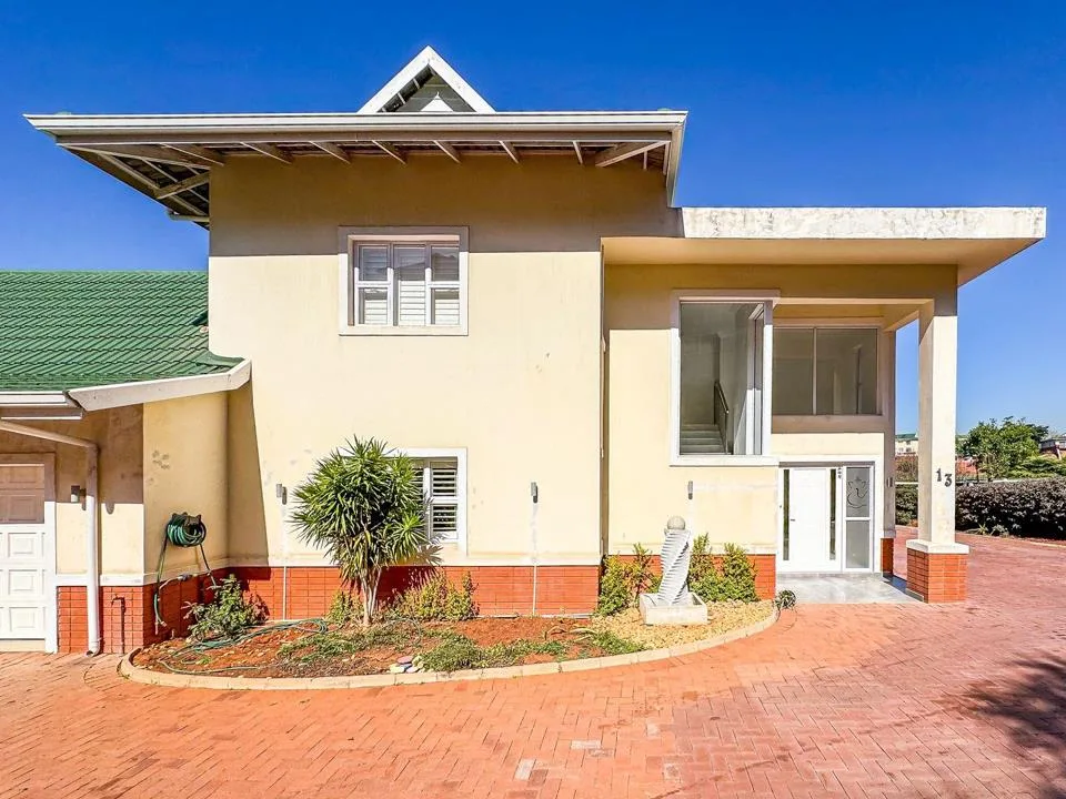 4 Bedroom Townhouse for sale in Kindlewood Estate