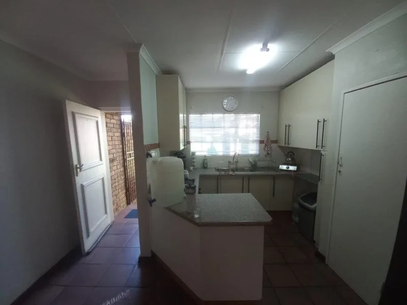 2 Bedroom House to rent in Montana Park