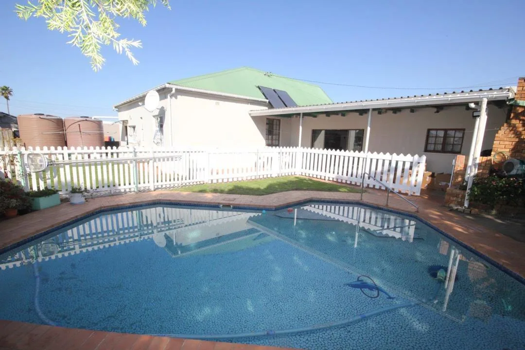 4 Bedroom House for sale in Cambridge