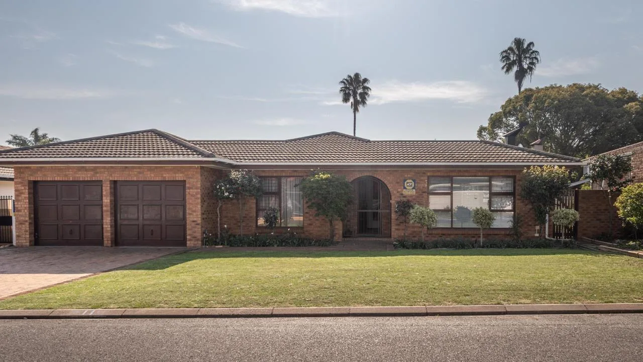 3 Bedroom House for sale in Welgelegen