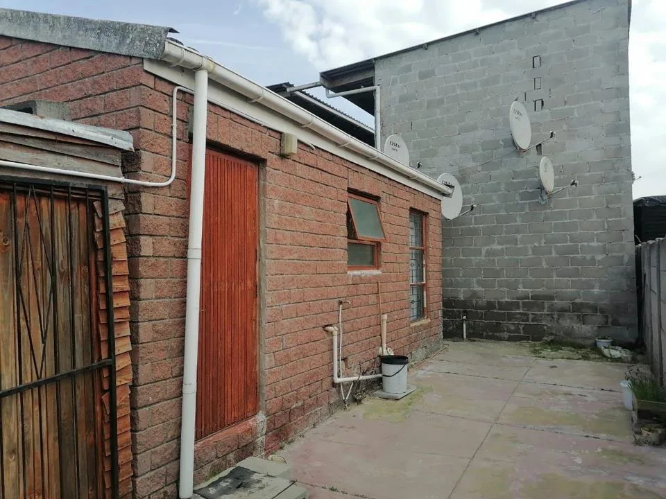 2 Bedroom House for sale in Heather Park