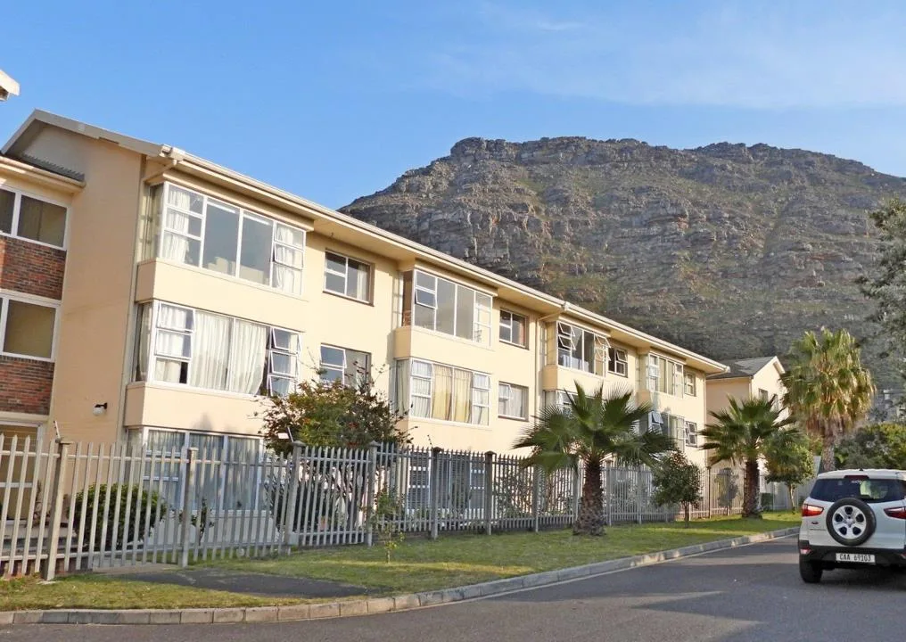 2 Bedroom Apartment / flat for sale in Lakeside