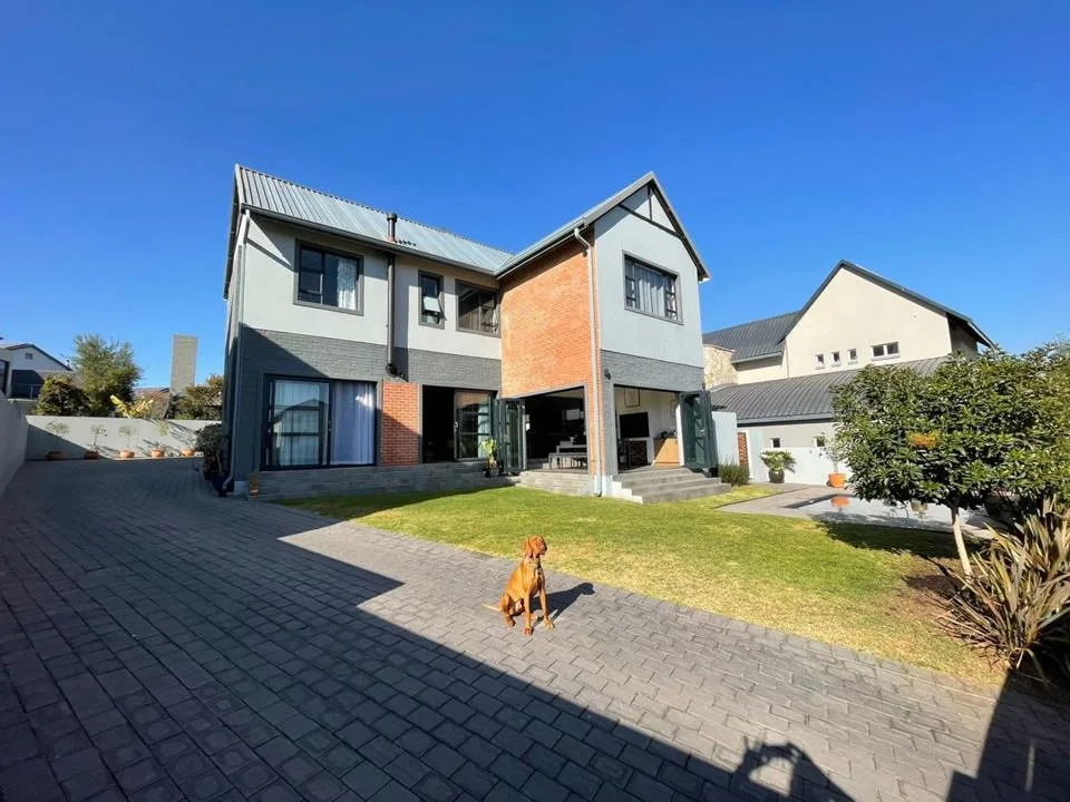 4 Bedroom House to rent in Waterfall Country Village