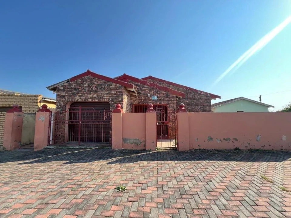 4 Bedroom House for sale in Zwide