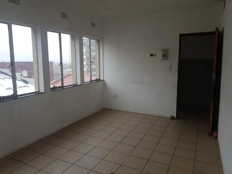 1 Bedroom Apartment / flat to rent in Roodepoort Central