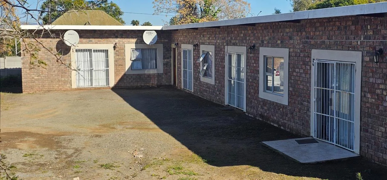 9 Bedroom House for sale in Oudtshoorn Central