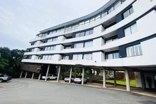 2 Bedroom Apartment / flat for sale in Essenwood