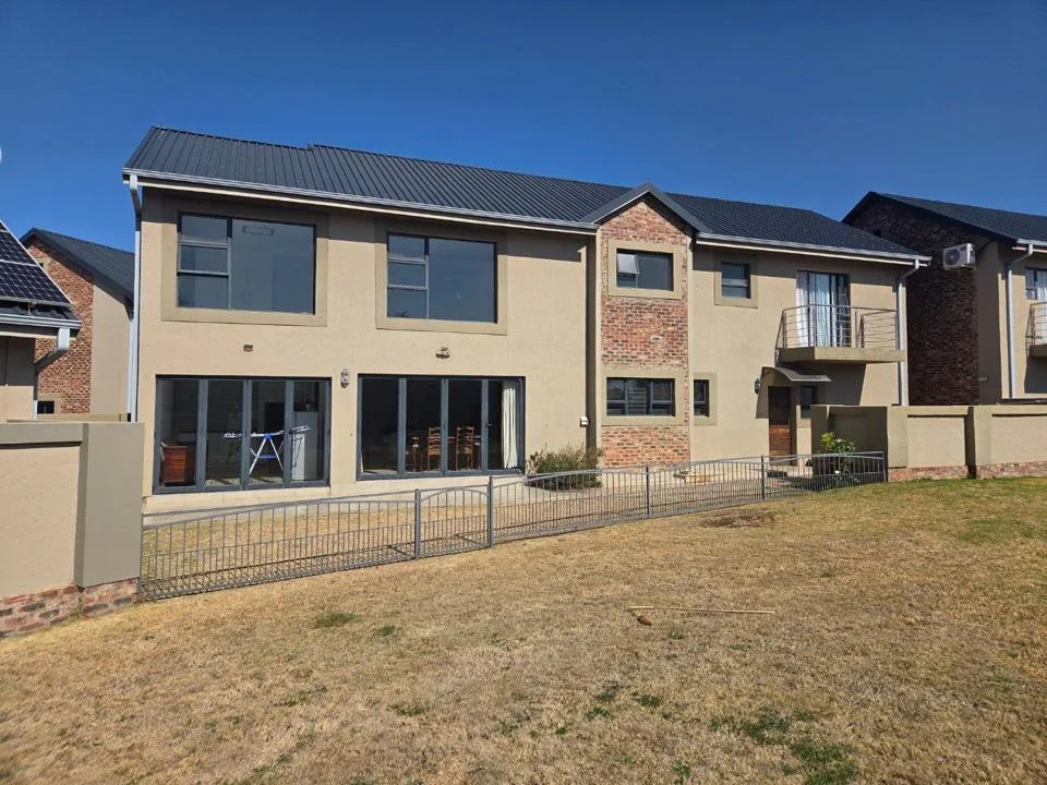 3 Bedroom House for sale in Tuscany Ridge