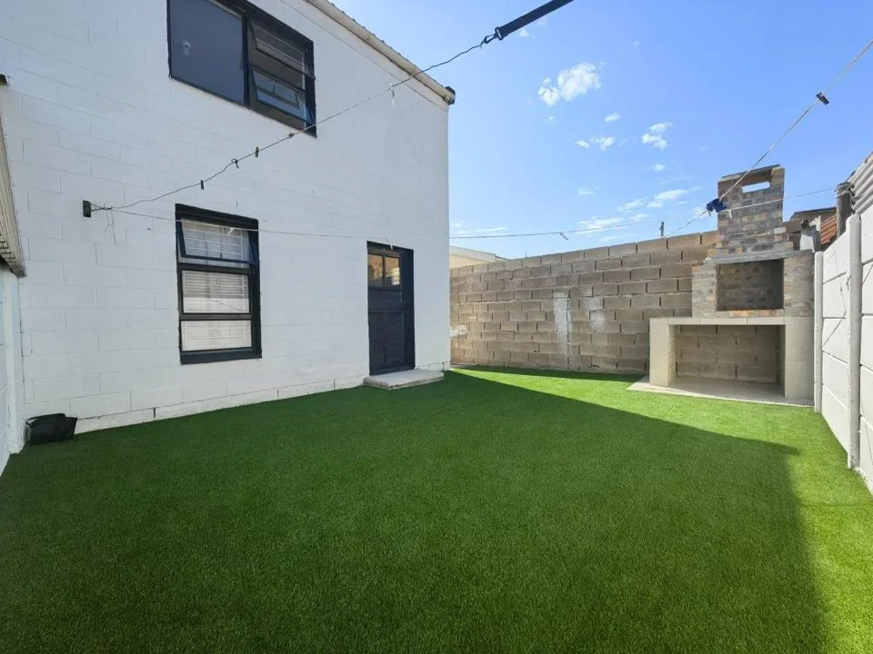 2 Bedroom House for sale in Eastridge