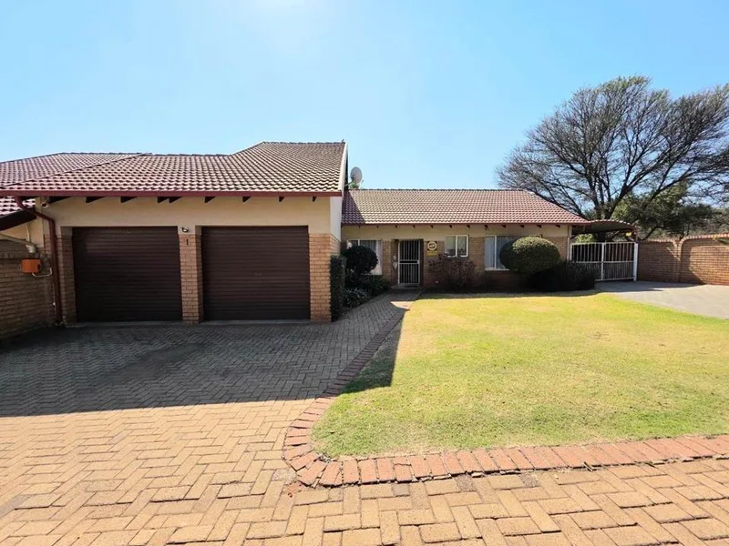 3 Bedroom House for sale in Ben Fleur