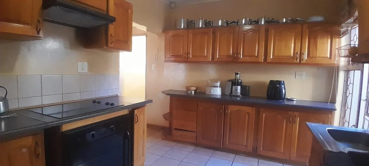 3 Bedroom House for sale in Namakgale
