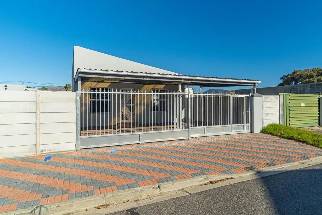 2 Bedroom House for sale in Retreat