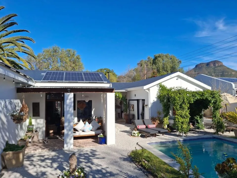 4 Bedroom House for sale in Graaff-Reinet