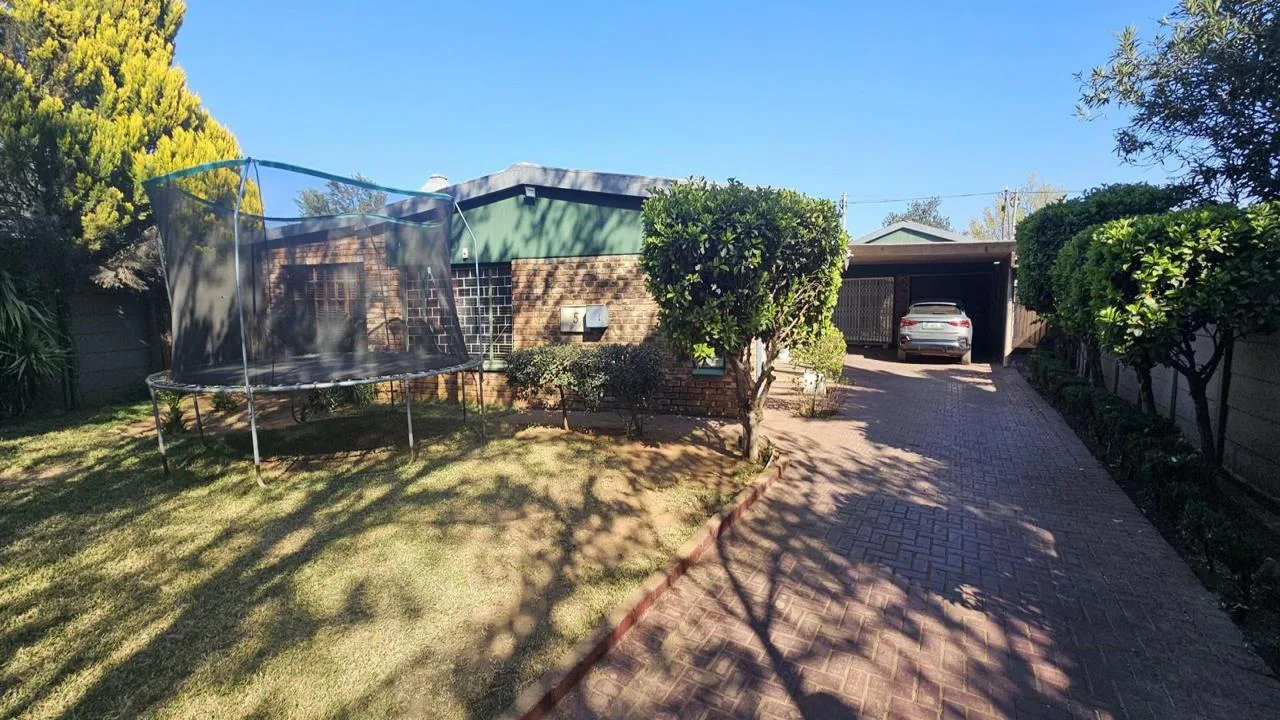 3 Bedroom House for sale in Orkney Park