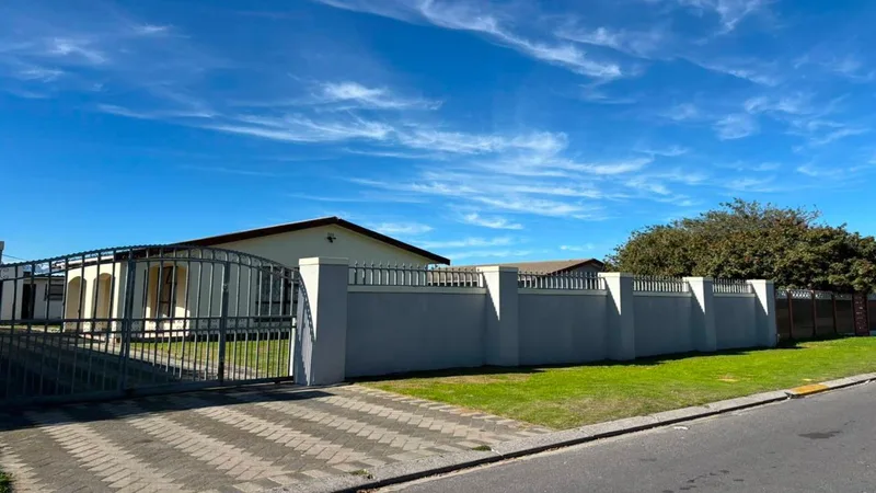 3 Bedroom House for sale in Palm Park