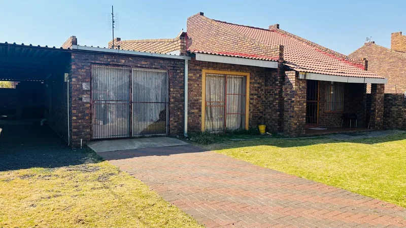 3 Bedroom House for sale in Reyno Ridge