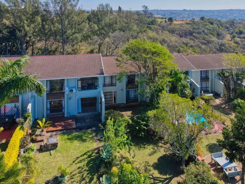 3 Bedroom Townhouse for sale in Amanzimtoti