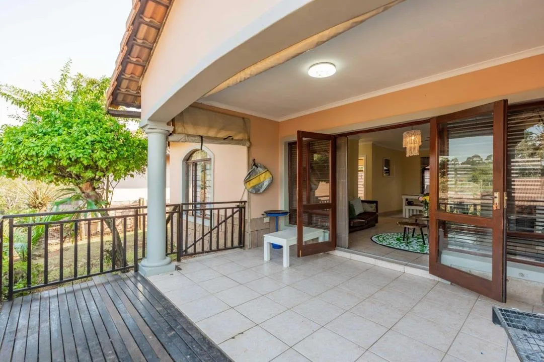 5 Bedroom House for sale in Waterfall