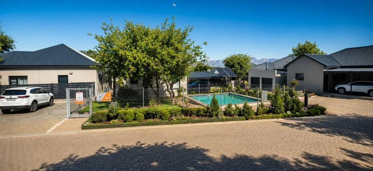 2 Bedroom House for sale in Hoedspruit