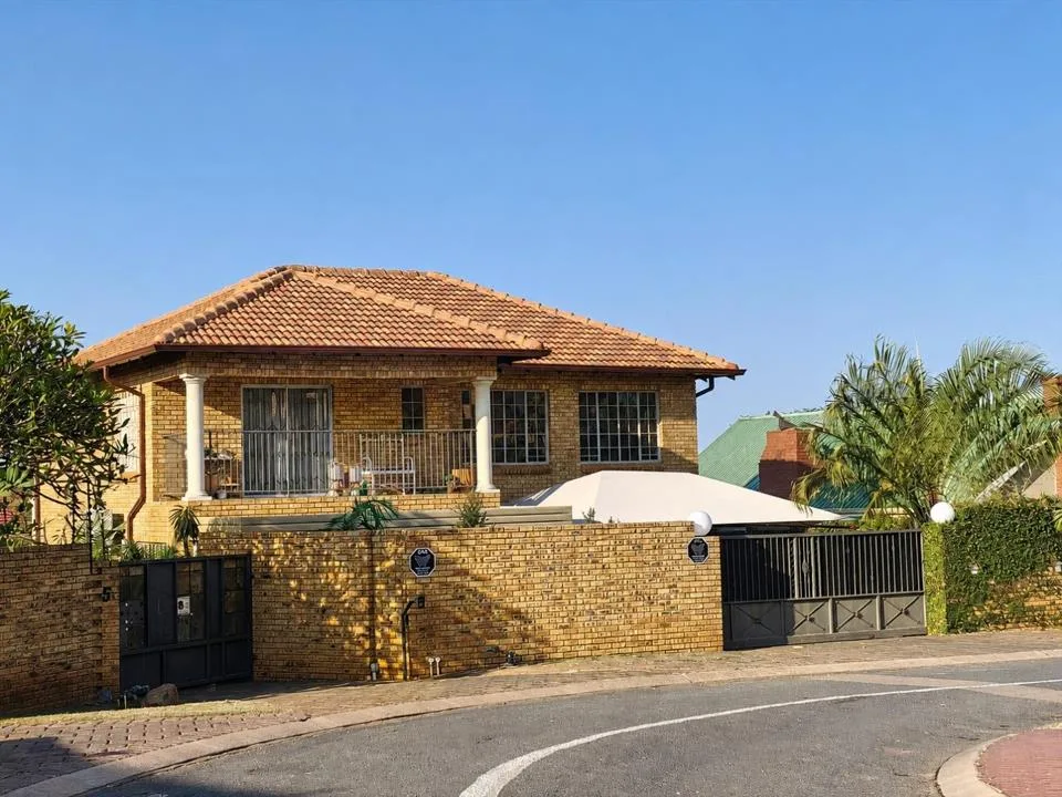 3 Bedroom House for sale in Safari Gardens