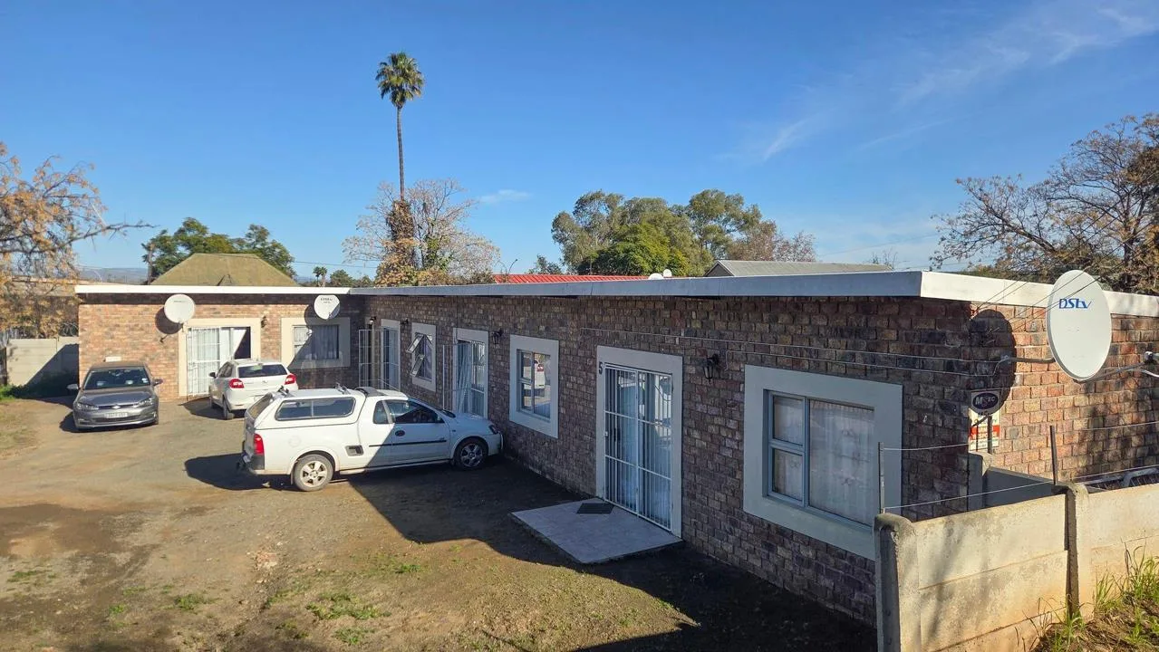 9 Bedroom Apartment / flat for sale in Oudtshoorn Central
