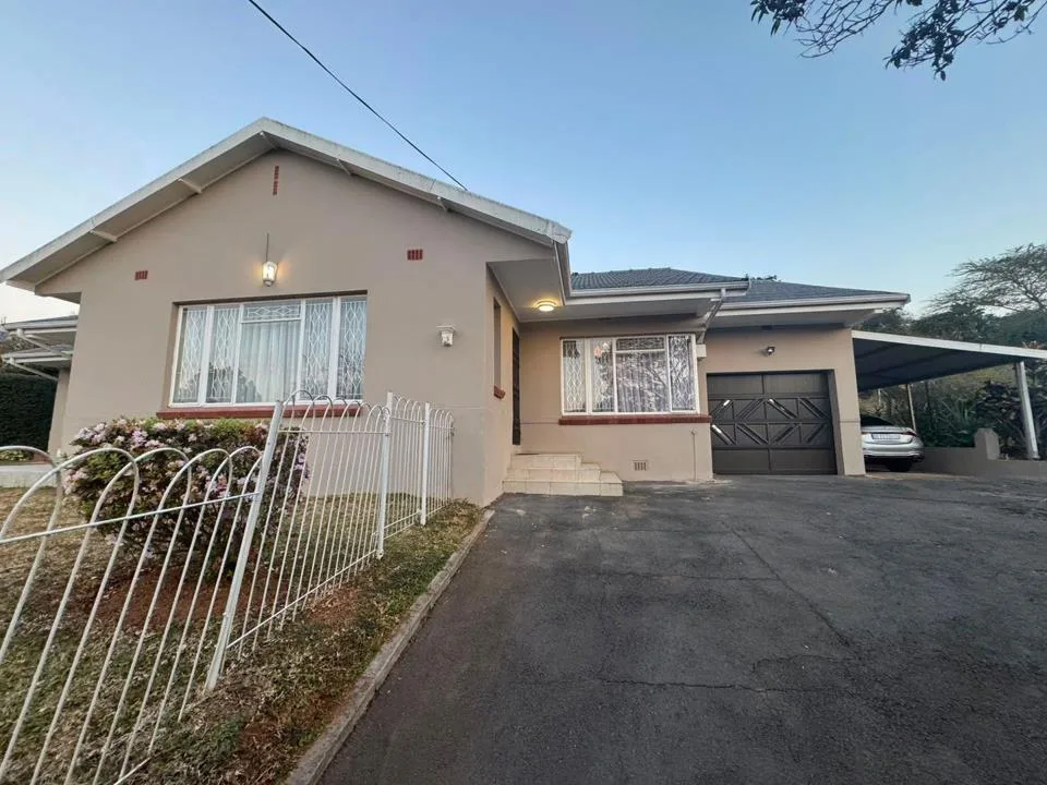 4 Bedroom House for sale in Blackridge