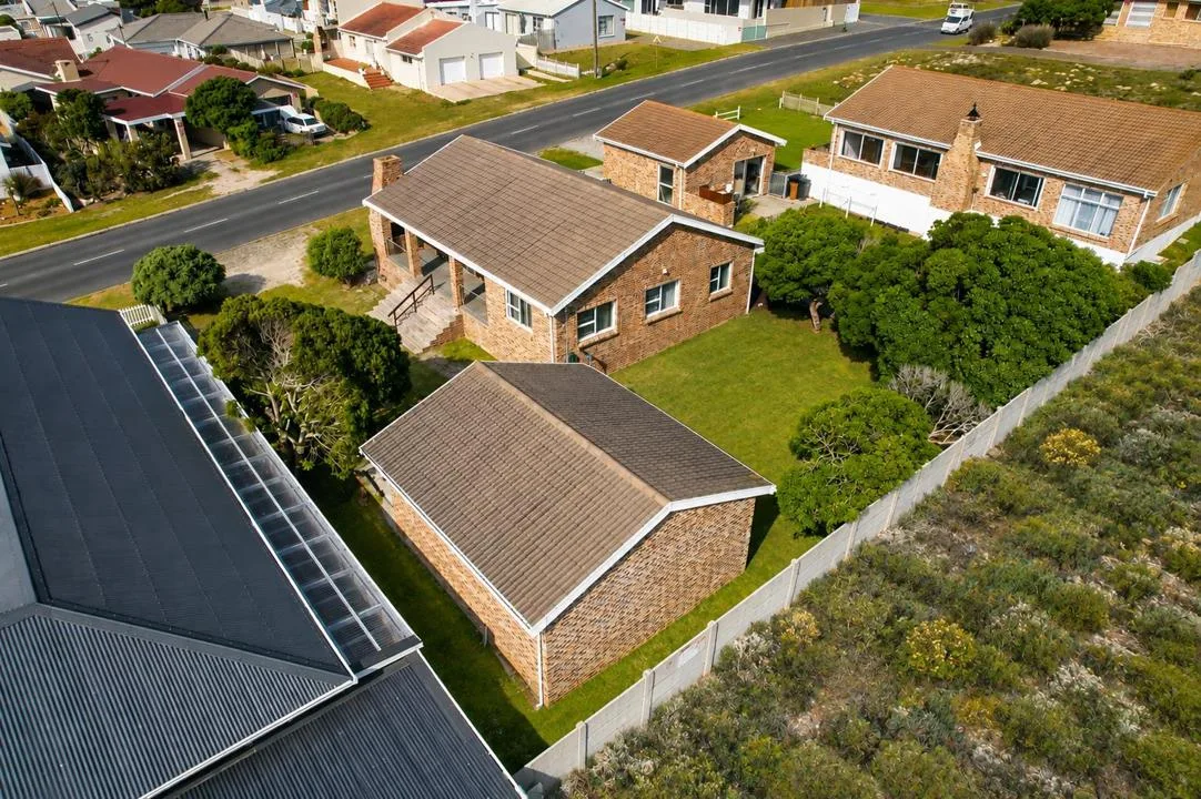 3 Bedroom House for sale in Struisbaai