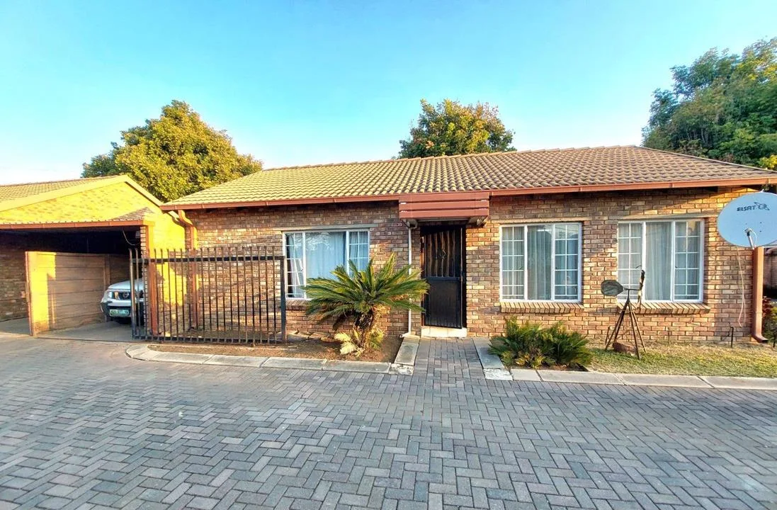 2 Bedroom Townhouse for sale in Brits Central