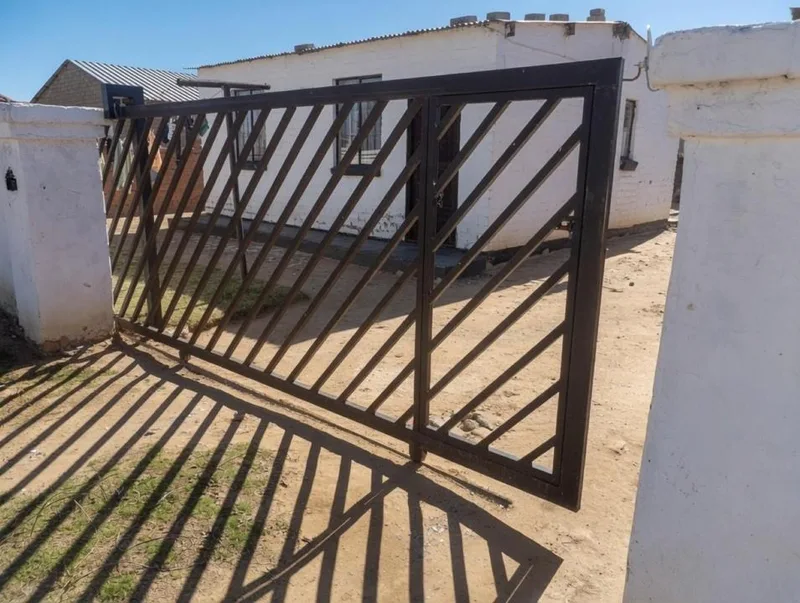 2 Bedroom House for sale in Bronville