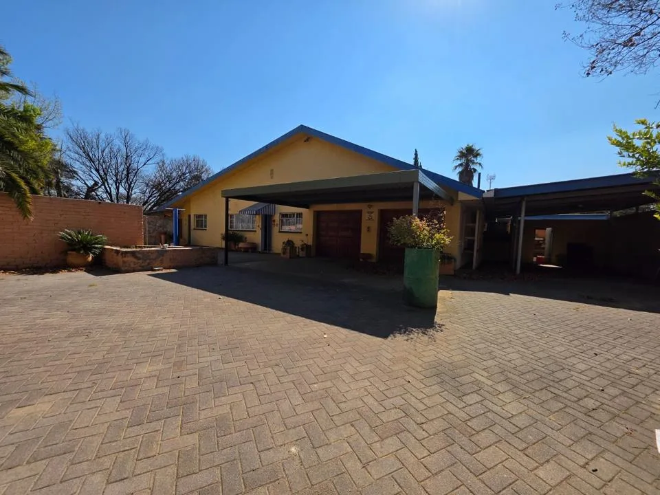 3 Bedroom House for sale in Sasolburg Ext 15