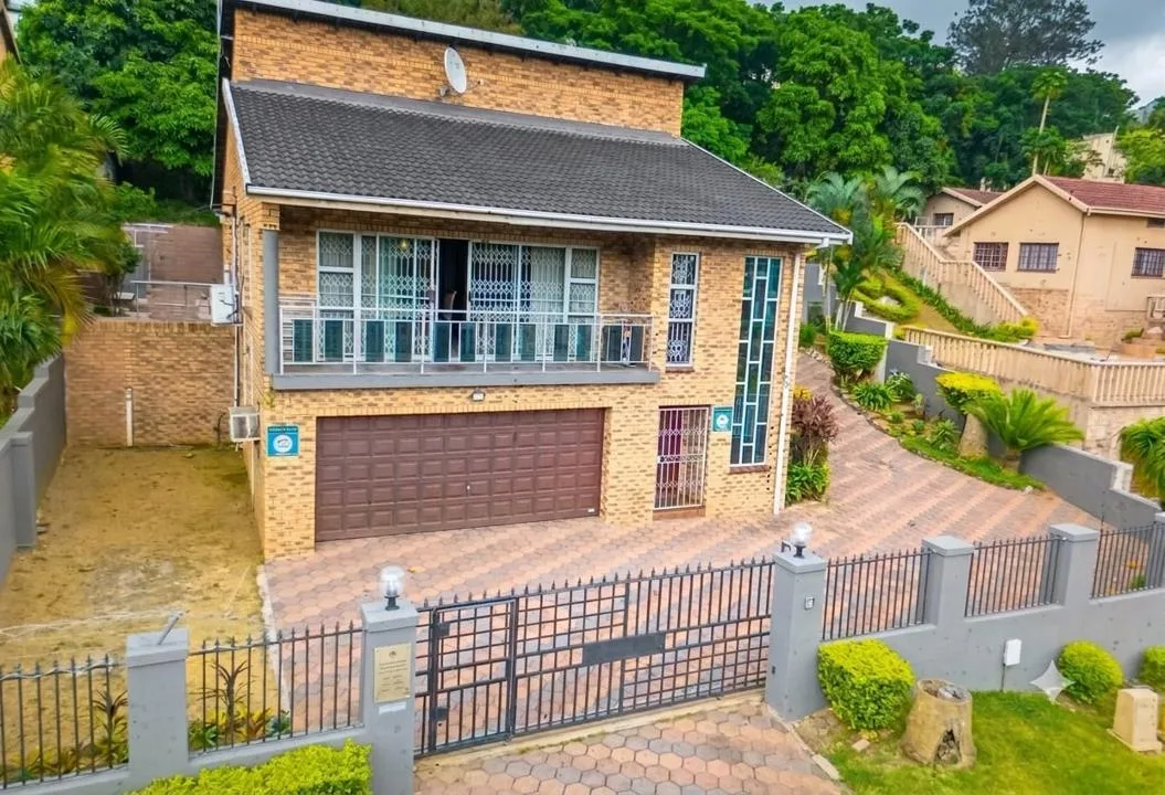 3 Bedroom House for sale in Palmiet