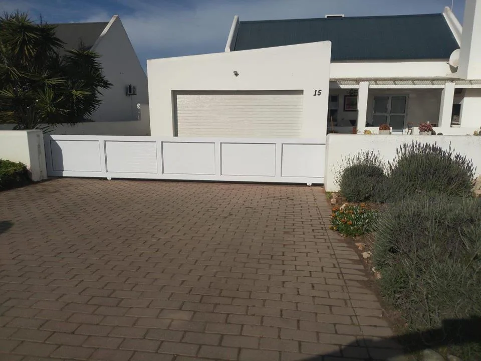 3 Bedroom House for sale in Jacobsbaai
