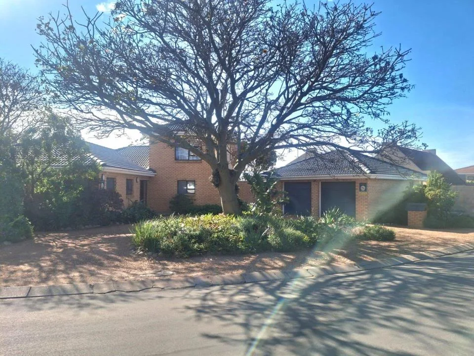 4 Bedroom House for sale in Noorsekloof