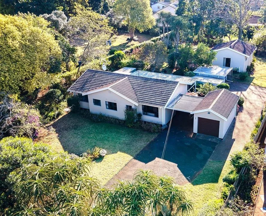 3 Bedroom House for sale in Waterfall