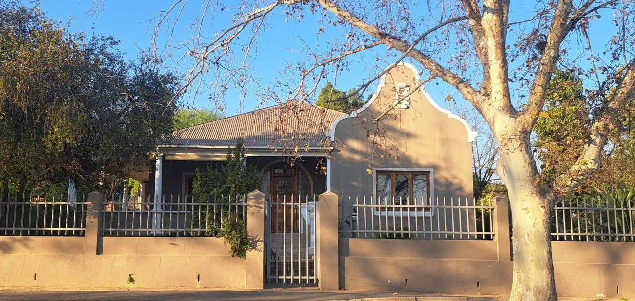4 Bedroom House for sale in Oudtshoorn Central