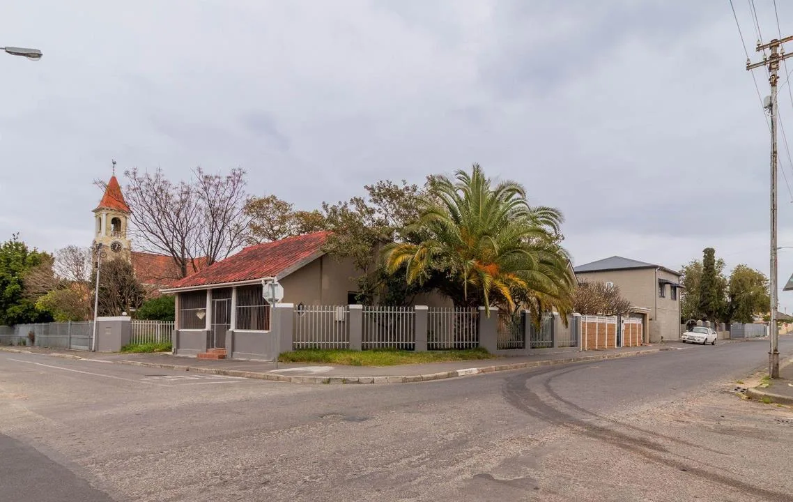 2 Bedroom House for sale in Glenlilly